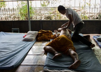 Performing Thai Massage